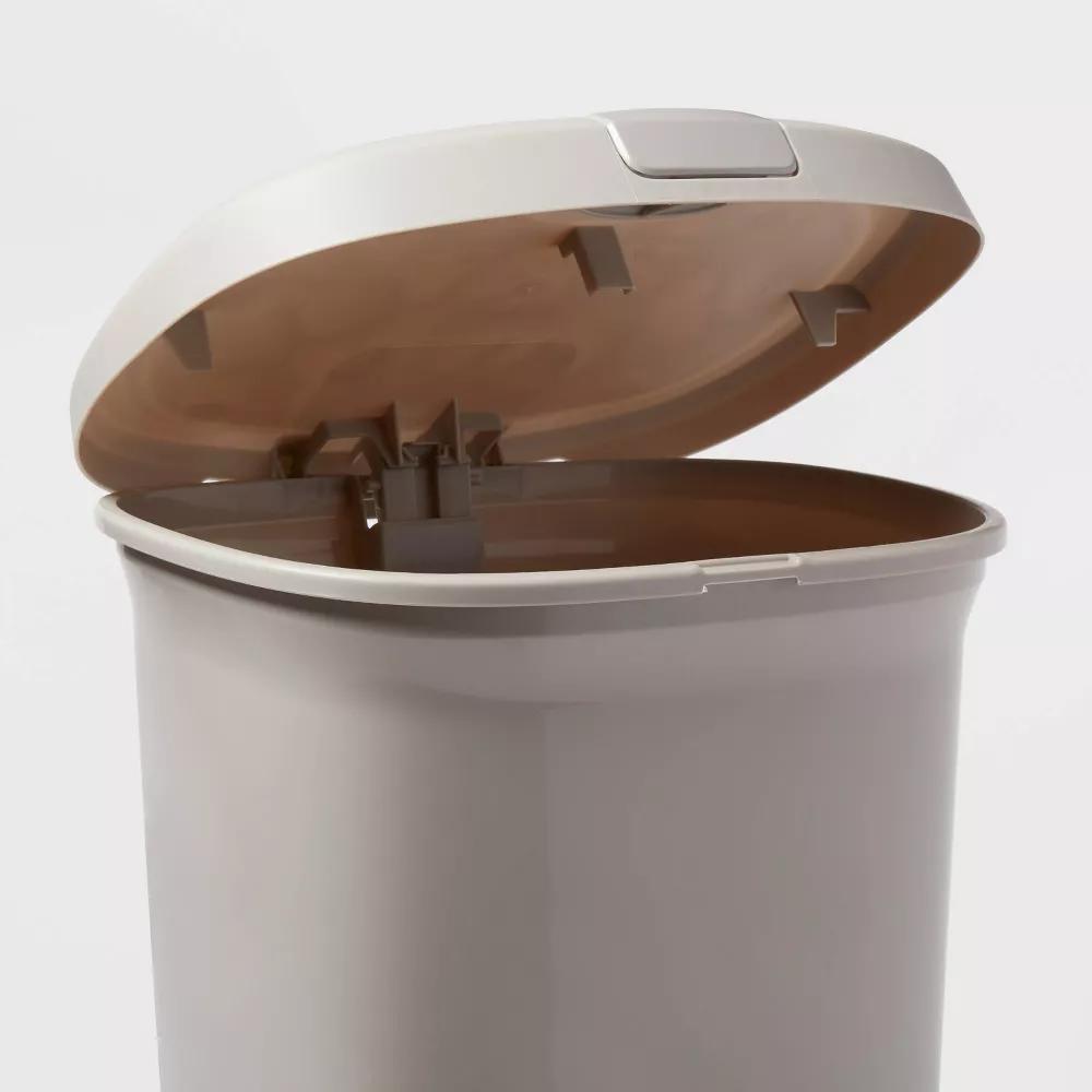 7gal Step Trash Can with Locking Lid Gray Plastic, Rectangle, Indoor, 7.7 Gallon, Step-On, Glossy Finish